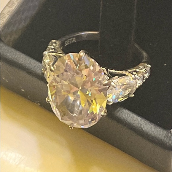 Silver & Created Diamond Ring - Picture 4 of 12